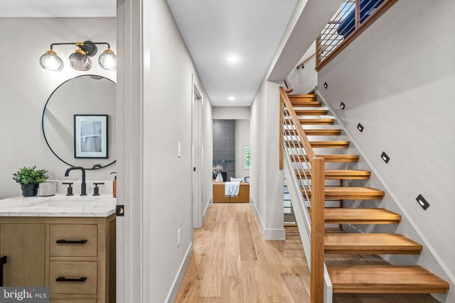 319 E CENTRAL AVE, Moorestown, NJ 08057