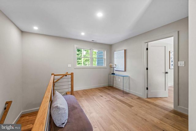 319 E CENTRAL AVE, Moorestown, NJ 08057