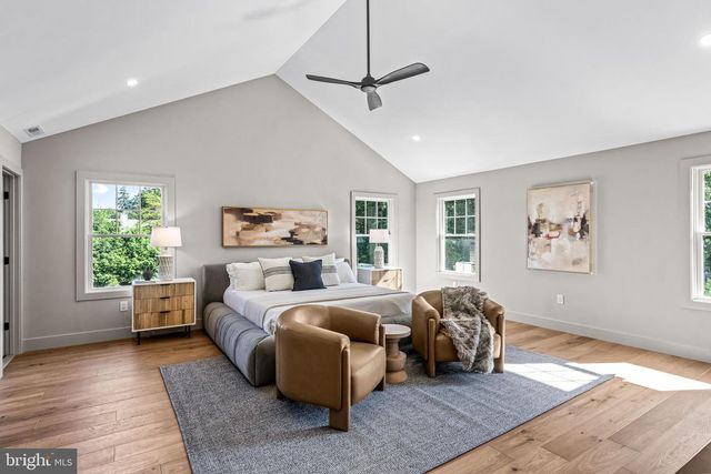 319 E CENTRAL AVE, Moorestown, NJ 08057