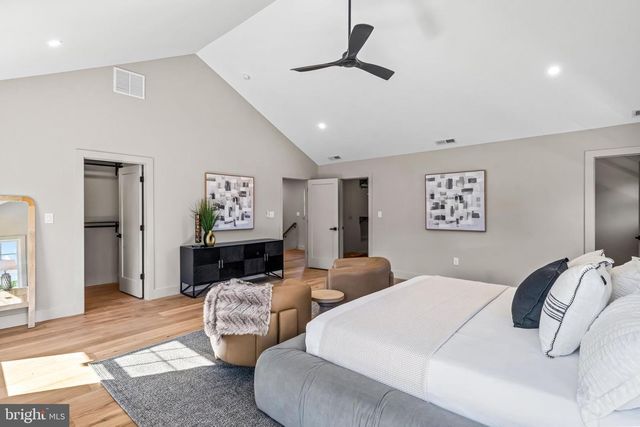 319 E CENTRAL AVE, Moorestown, NJ 08057