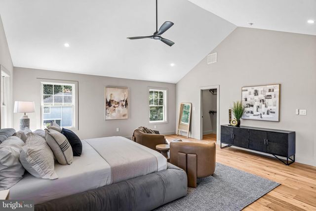 319 E CENTRAL AVE, Moorestown, NJ 08057