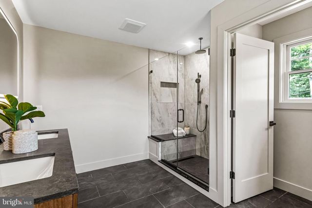 319 E CENTRAL AVE, Moorestown, NJ 08057