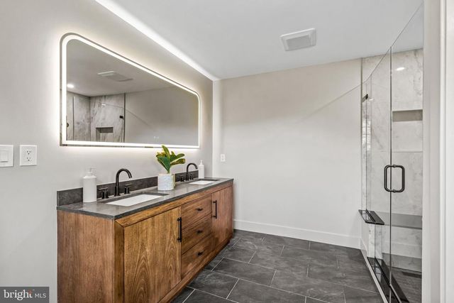 319 E CENTRAL AVE, Moorestown, NJ 08057