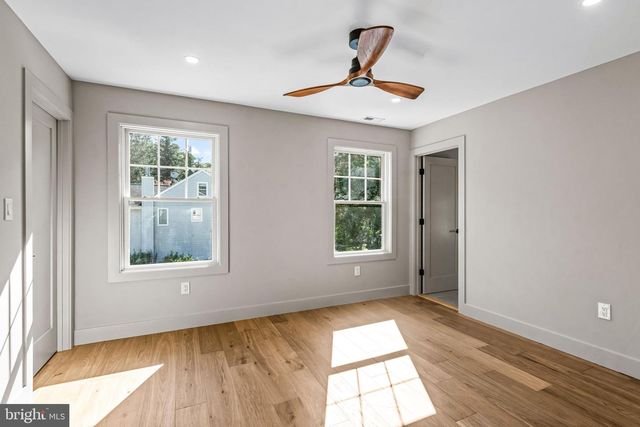 319 E CENTRAL AVE, Moorestown, NJ 08057
