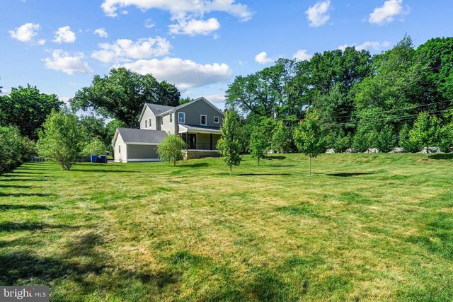 319 E CENTRAL AVE, Moorestown, NJ 08057