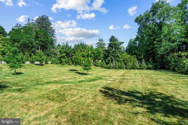 319 E CENTRAL AVE, Moorestown, NJ 08057
