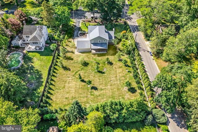 319 E CENTRAL AVE, Moorestown, NJ 08057