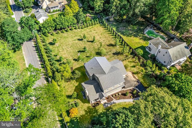 319 E CENTRAL AVE, Moorestown, NJ 08057