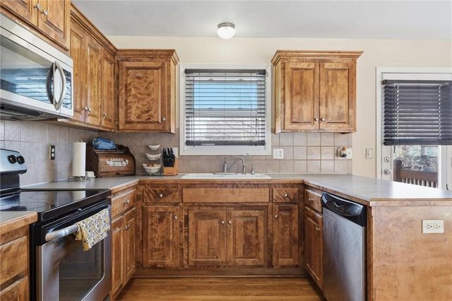 12212 Merion Drive, Kansas City, KS 66109