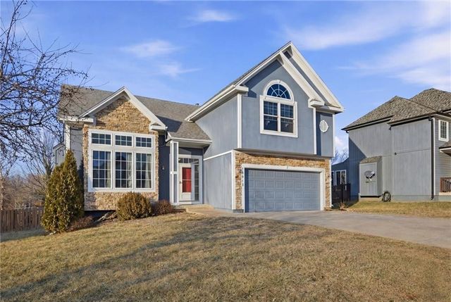 12212 Merion Drive, Kansas City, KS 66109