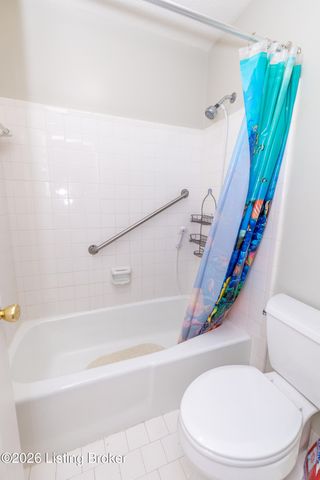 3030 Breckenridge Ln 433, Louisville, KY 40220