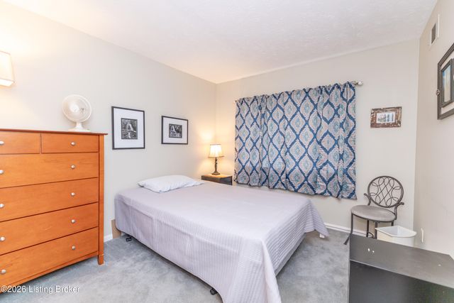3030 Breckenridge Ln 433, Louisville, KY 40220