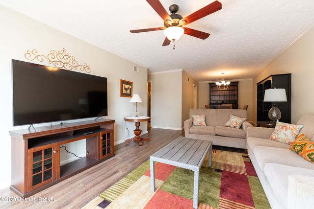 3030 Breckenridge Ln 433, Louisville, KY 40220