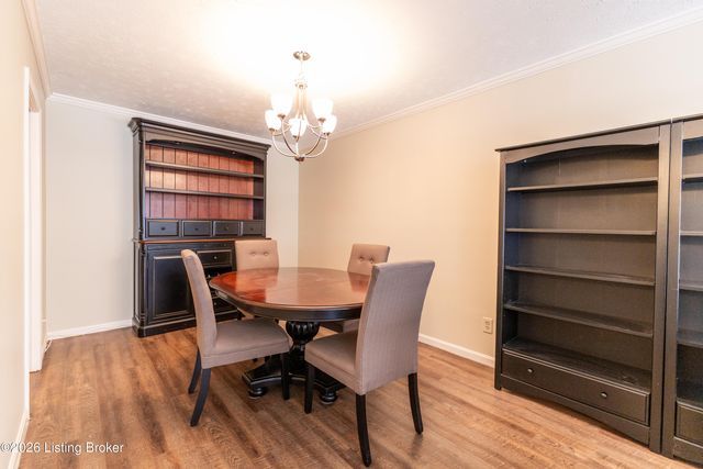 3030 Breckenridge Ln 433, Louisville, KY 40220