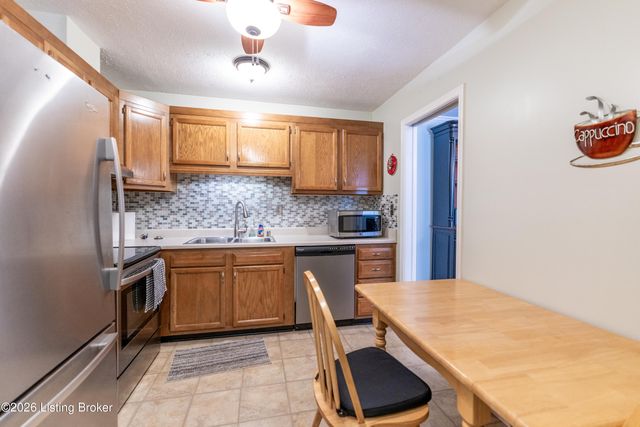 3030 Breckenridge Ln 433, Louisville, KY 40220
