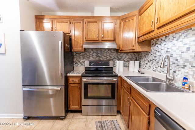 3030 Breckenridge Ln 433, Louisville, KY 40220