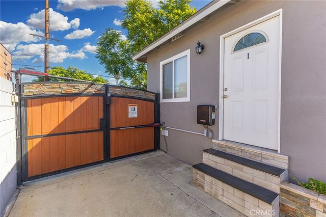 11521 Inglewood Avenue, Hawthorne, CA 90250