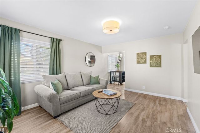 11521 Inglewood Avenue, Hawthorne, CA 90250