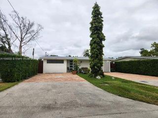 6525 SW 32nd St, Miami, FL 33155