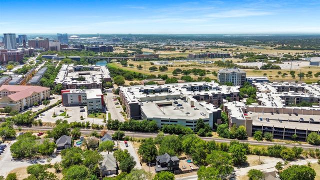 314 N Harding Street, Fort Worth, TX 76102