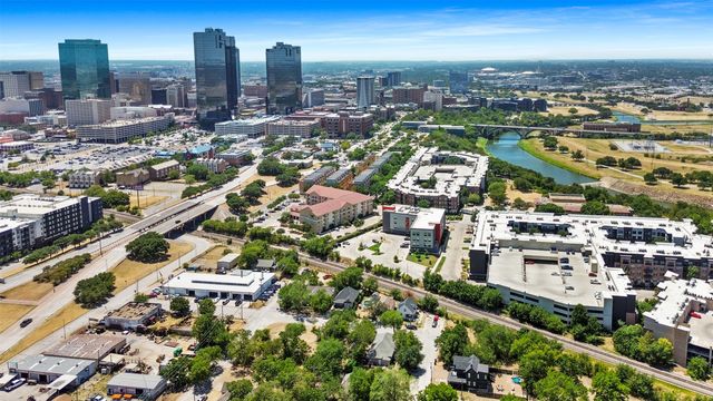 314 N Harding Street, Fort Worth, TX 76102