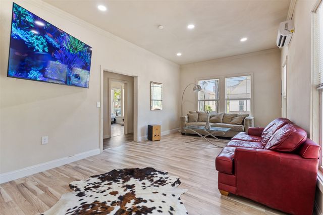314 N Harding Street, Fort Worth, TX 76102