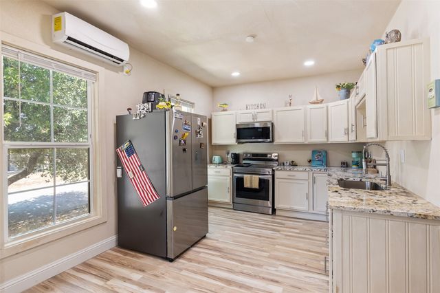 314 N Harding Street, Fort Worth, TX 76102