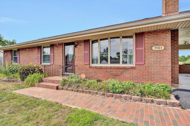 3903 Harvest LN NW, Roanoke, VA 24017