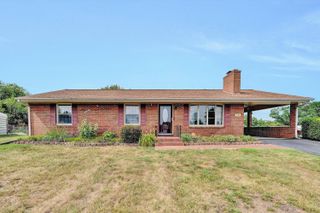 3903 Harvest LN NW, Roanoke, VA 24017