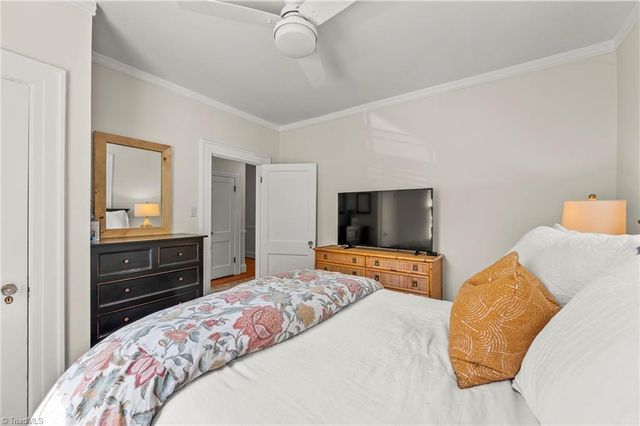 1051 S Hawthorne Road, Winston-salem, NC 27103