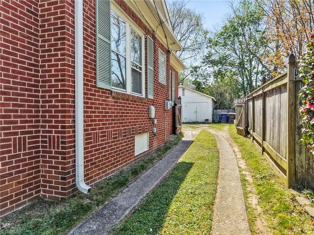 1051 S Hawthorne Road, Winston-salem, NC 27103