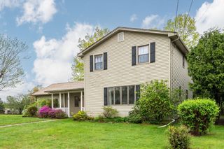 28 Labelle Dr, Chicopee, MA 01020
