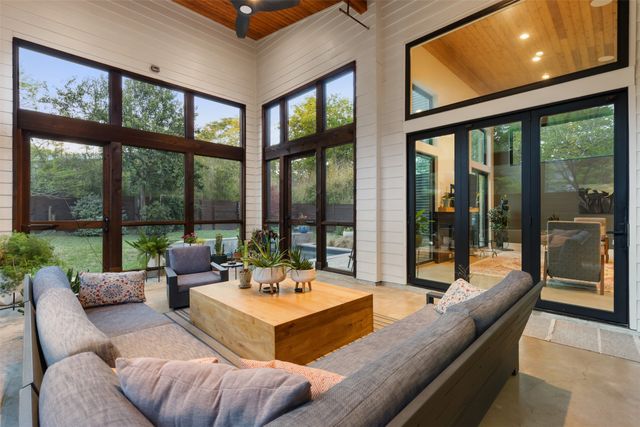 8619 San Benito Way, Dallas, TX 75218