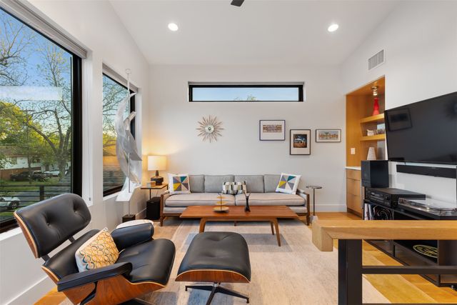 8619 San Benito Way, Dallas, TX 75218