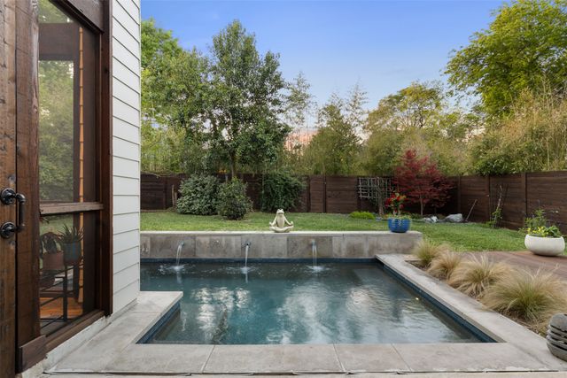 8619 San Benito Way, Dallas, TX 75218