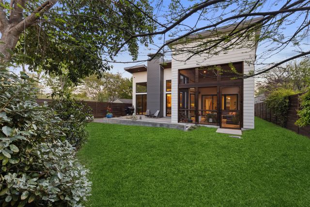 8619 San Benito Way, Dallas, TX 75218