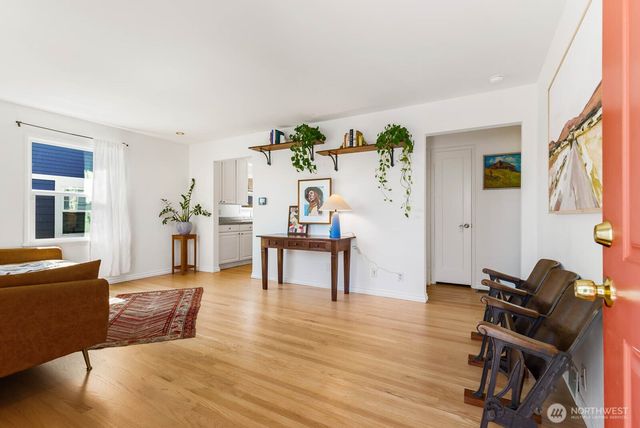 8633 36th Ave SW, Seattle, WA 98126