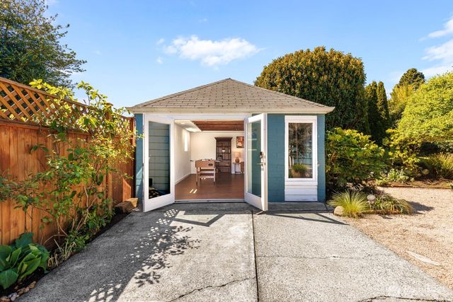 8633 36th Ave SW, Seattle, WA 98126