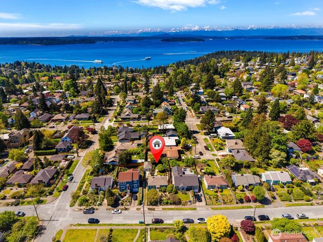 8633 36th Ave SW, Seattle, WA 98126