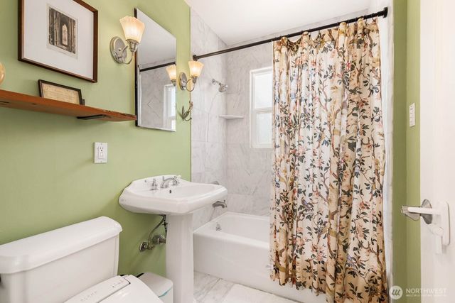 8633 36th Ave SW, Seattle, WA 98126