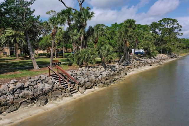 102 RIVERS EDGE LANE 102, Palm Coast, FL 32137