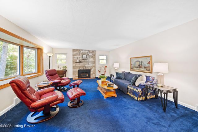 322 Kenwood Hill Rd, Louisville, KY 40214