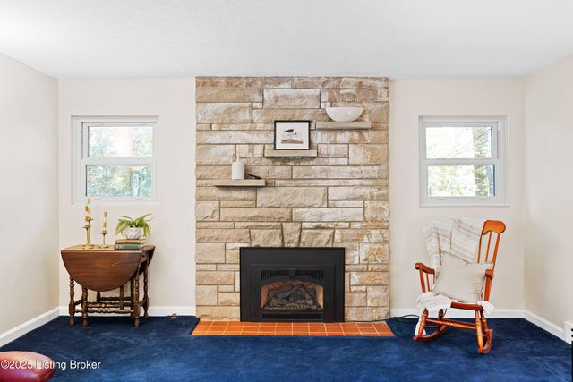 322 Kenwood Hill Rd, Louisville, KY 40214