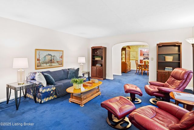 322 Kenwood Hill Rd, Louisville, KY 40214