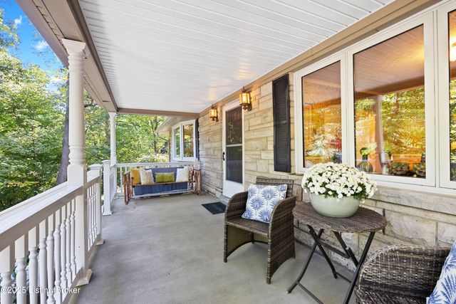 322 Kenwood Hill Rd, Louisville, KY 40214