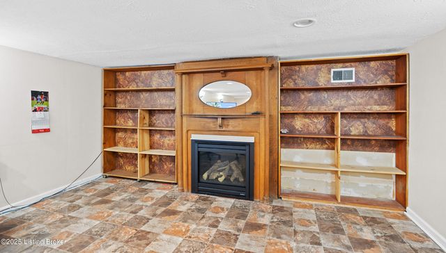 322 Kenwood Hill Rd, Louisville, KY 40214