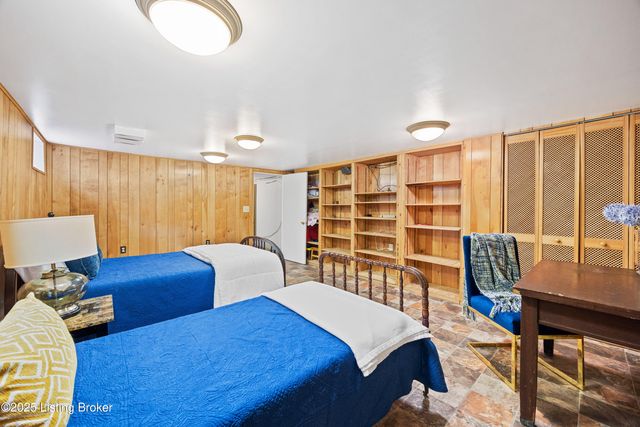 322 Kenwood Hill Rd, Louisville, KY 40214