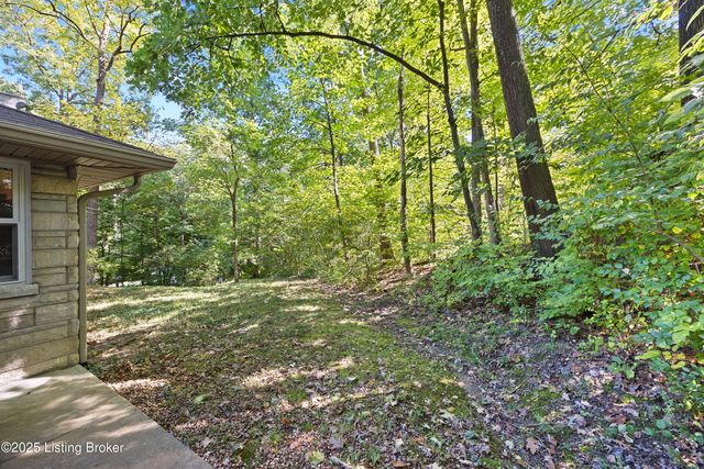 322 Kenwood Hill Rd, Louisville, KY 40214