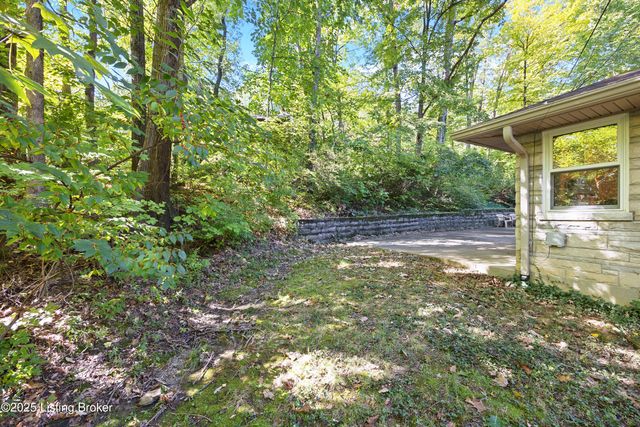 322 Kenwood Hill Rd, Louisville, KY 40214