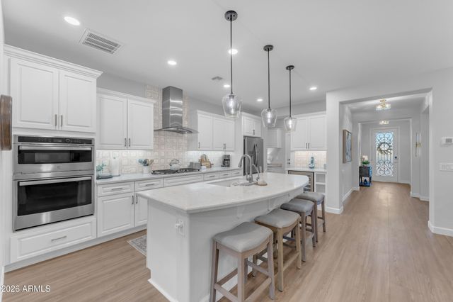 429 E VETERANS Way, Queen Creek, AZ 85140